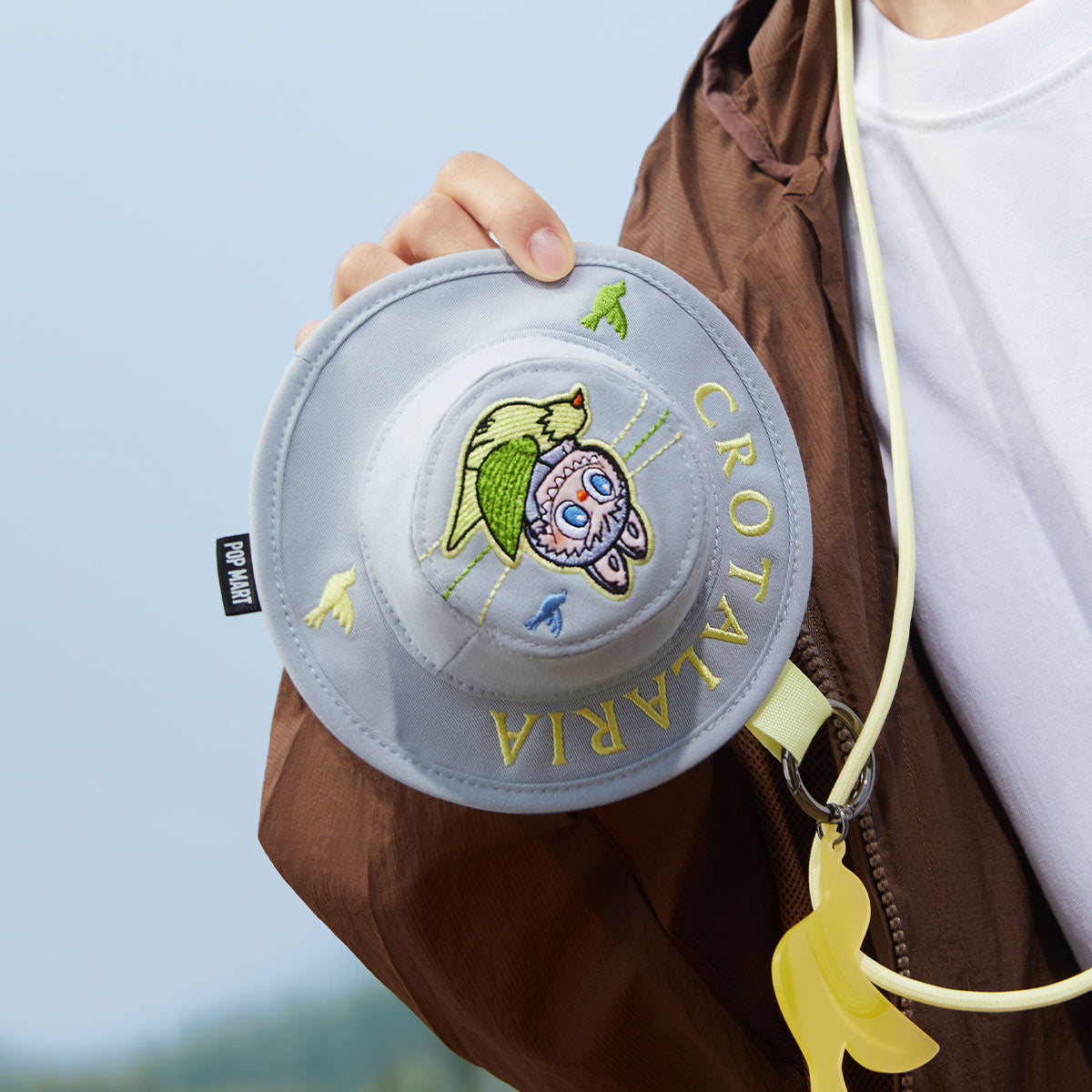 THE MONSTERS FALL IN WILD SERIES - Bucket Hat Mini Bag Blind Box - Crotalaria - Light Gray - Labubu - Pop Mart - Bag Charm