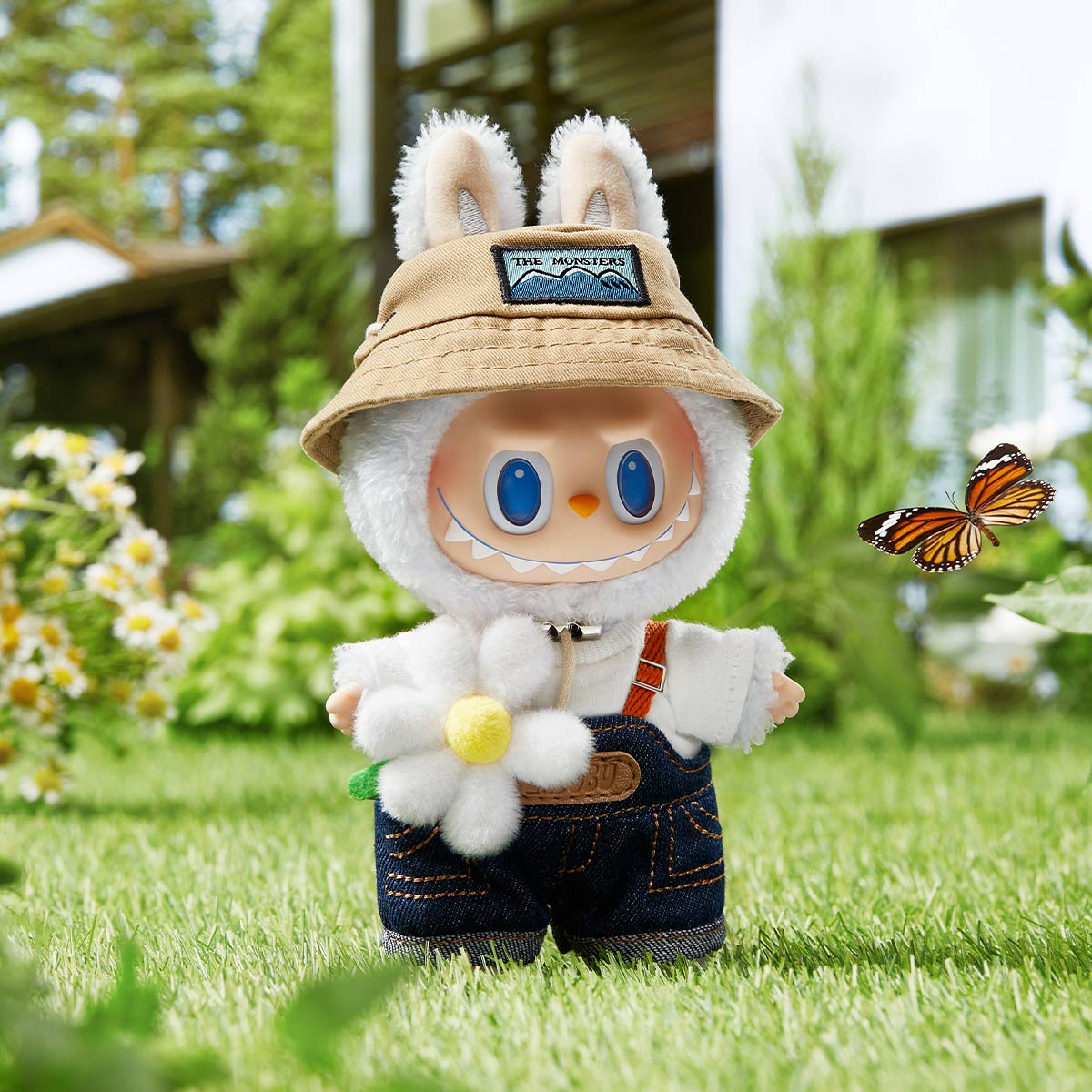 THE MONSTERS FALL IN WILD SERIES - Vinyl Plush Doll Pendant - Labubu - Pop Mart - Bag Charm - Bucket Hat - Denim Overall, White Flower