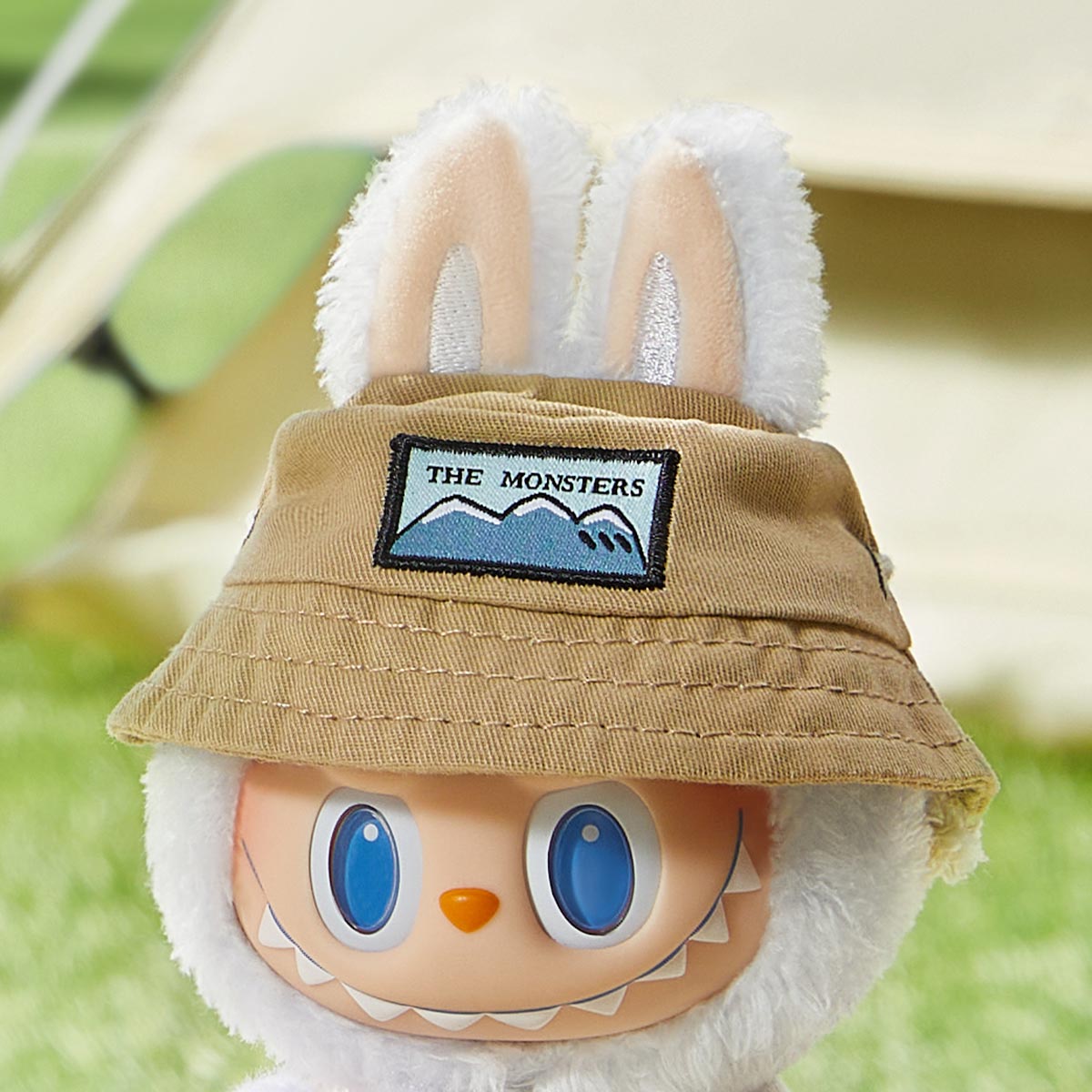 THE MONSTERS FALL IN WILD SERIES - Vinyl Plush Doll Pendant - Labubu - Pop Mart - Bag Charm - Close Up of Bucket Hat 